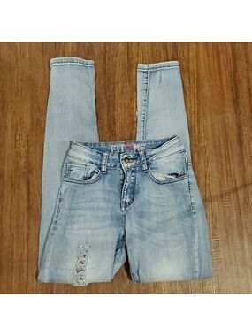 𝅺fit Me jeans size 1/2, 24 around waist, 8 in rise, 27 long